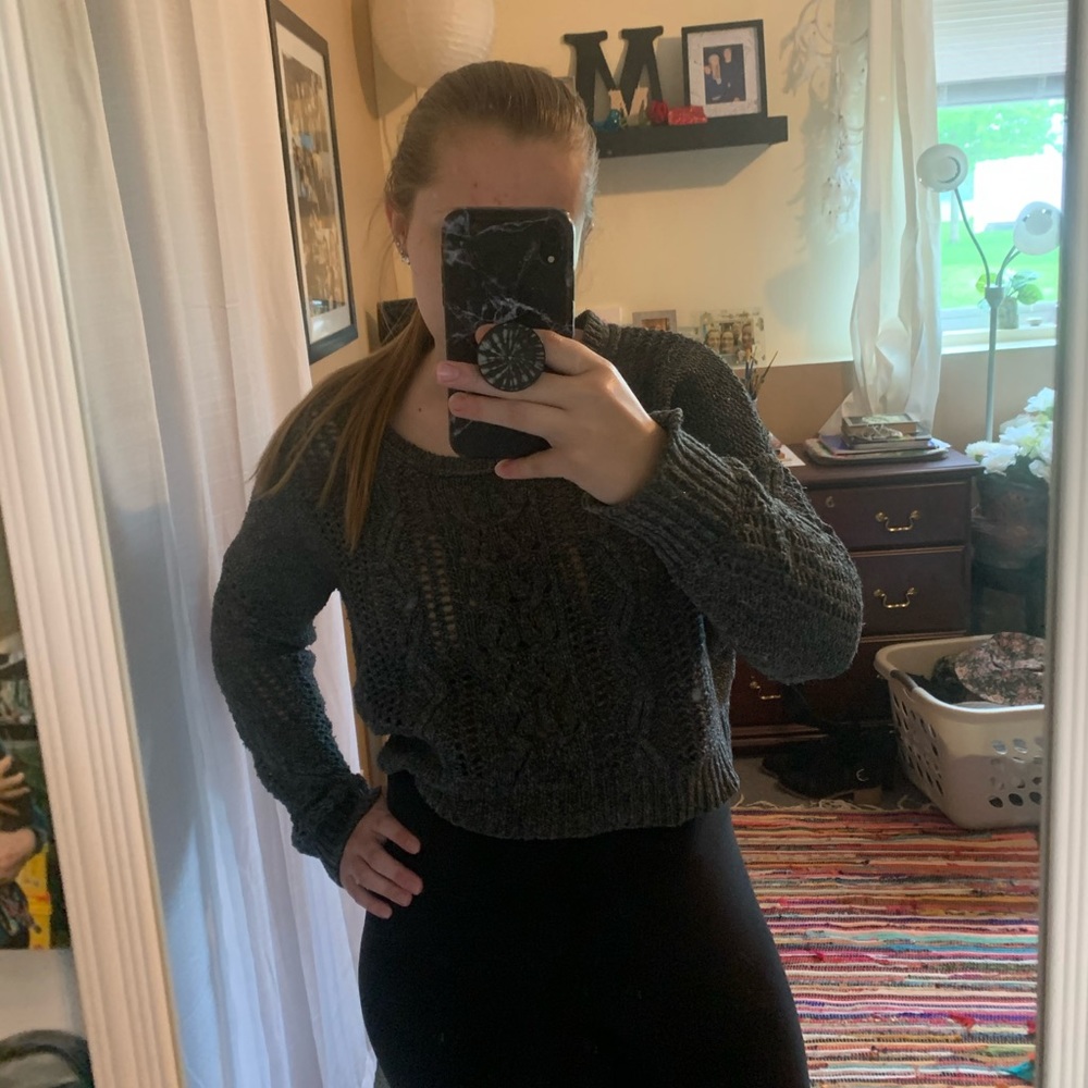 Cropped grey sweater Large⭐️